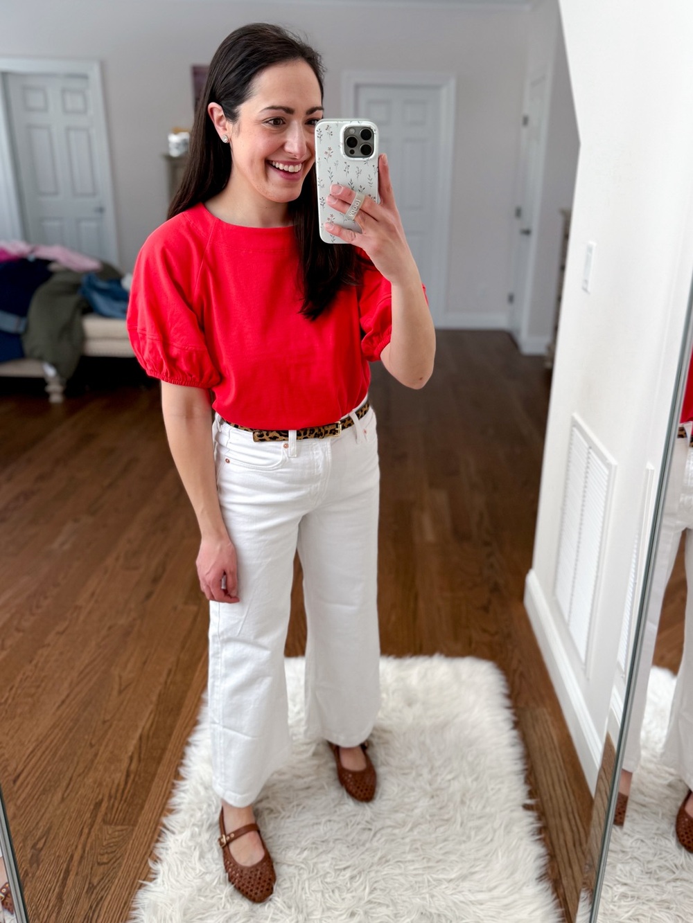 GAP White Cropped Wide-Leg Jeans with Red Top Styling